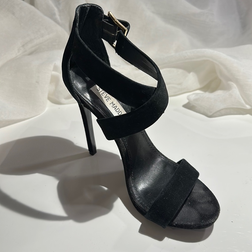 Steve Madden suede heels